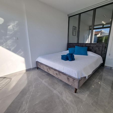 Diamond Residence 160 Paphos Bagian luar foto